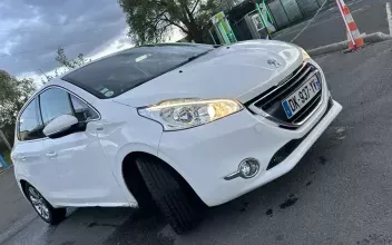 Peugeot 208 Saint-Ouen