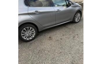 Peugeot 208 Ivry-la-Bataille