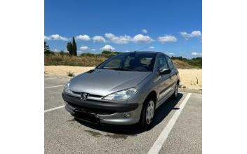 Peugeot 206 Saint-Laurent-des-Arbres