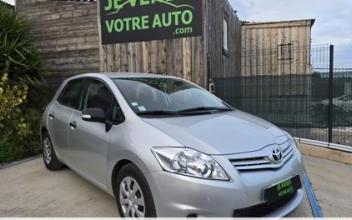 Toyota auris Poussan
