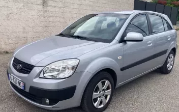 Kia Rio La-Roquette-sur-Siagne