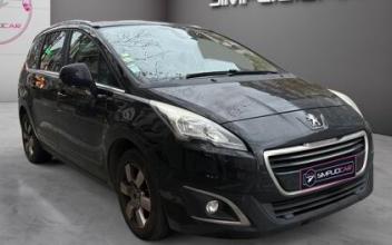 Peugeot 5008 Paris