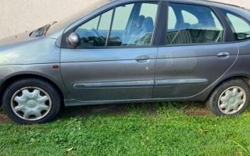 Renault scenic Torcé-en-Vallée