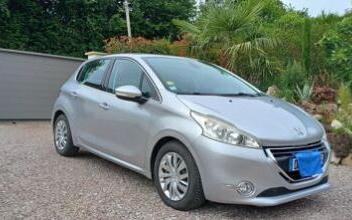 Peugeot 208 Saint-Gervais-du-Perron