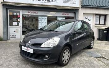 Renault clio Saint-Barthélemy-d'Anjou