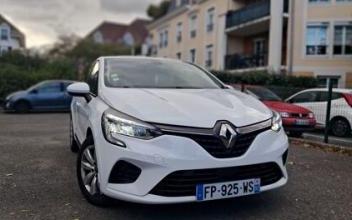 Renault clio v Noisy-le-Grand