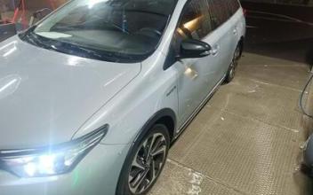 Toyota auris Saint-Cyr-l'Ecole