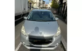 Peugeot 208 Paris