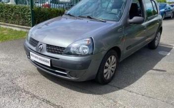 Renault clio Les-Essarts-le-Roi