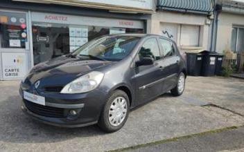 Renault clio Saint-Barthélemy-d'Anjou