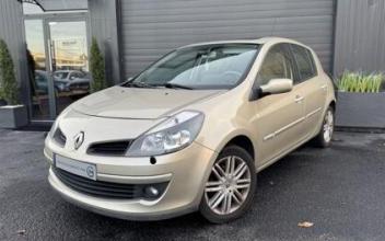 Renault clio Coignières