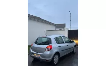 Renault Clio Ozoir-la-Ferrière