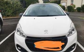 Peugeot 208 Saint-Gervais-la-Forêt
