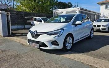 Renault clio v Carbon-Blanc