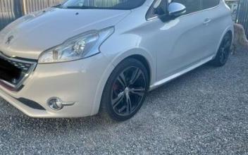 Peugeot 208 Saint-Gildas-des-Bois