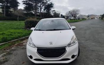 Peugeot 208 Saint-Quay-Portrieux