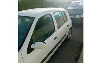Renault clio ii Saint-Zacharie