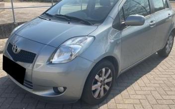 Toyota yaris Salaise-sur-Sanne