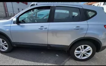 Nissan Qashqai Bordeaux