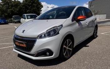 Peugeot 208 Sainte-Cécile-les-Vignes