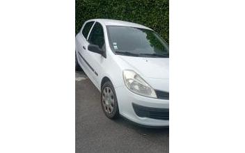 Renault clio iii Unieux