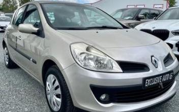Renault clio Saint-Denis-en-Val