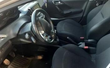 Peugeot 208 Saint-Denis