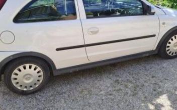 Opel corsa Saint-Laurent-la-Vallée