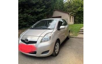 Toyota yaris Les-Loges-en-Josas