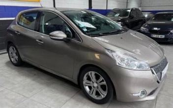 Peugeot 208 La-Courneuve