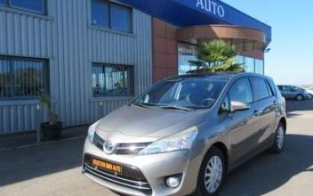Toyota verso Saint-Parres-aux-Tertres