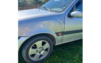 Ford fiesta La-Motte-Saint-Jean