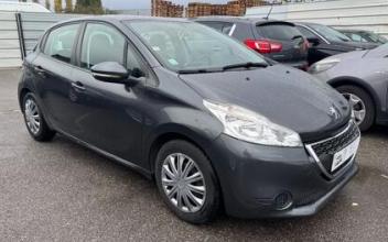 Peugeot 208 La-Courneuve