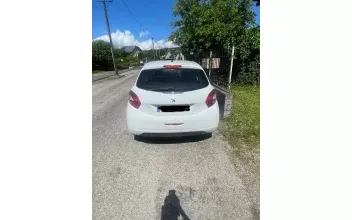 Peugeot 208 Evian-les-Bains