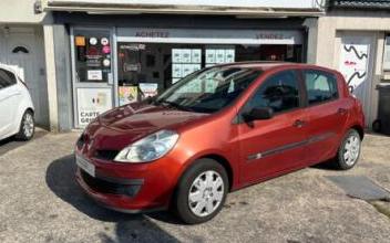 Renault clio Saint-Barthélemy-d'Anjou