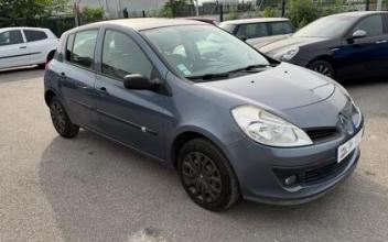 Renault clio iii La-Courneuve