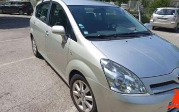 Toyota corolla verso Lunel