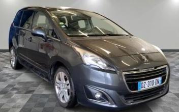 Peugeot 5008 Saint-Georges-de-Rouelley