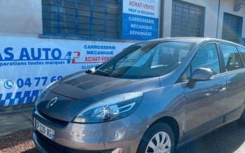 Renault Grand Scenic Le-Coteau