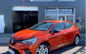 Renault clio v Bettancourt-la-Ferrée