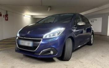 Peugeot 208 Paris