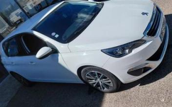 Peugeot 308 Saint-Privat-des-Vieux