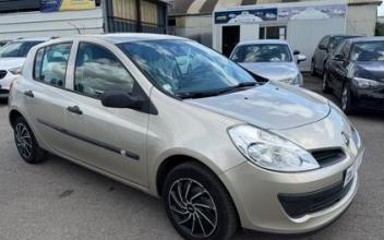 Renault clio iii La-Courneuve