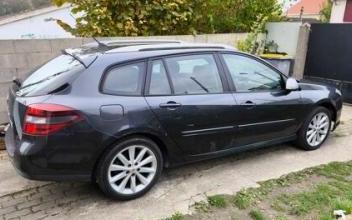 Renault laguna ii estate Le-Thillay