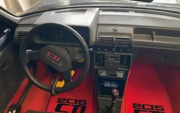 Peugeot 205 Saint-Andiol