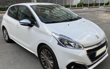 Peugeot 208 Neuilly-sur-Seine