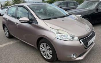Peugeot 208 La-Courneuve