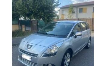 Peugeot 5008 Lyon