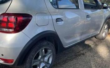 Dacia sandero Pomérols
