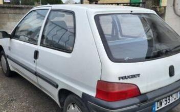 Peugeot 106 Camaret-sur-Aigues